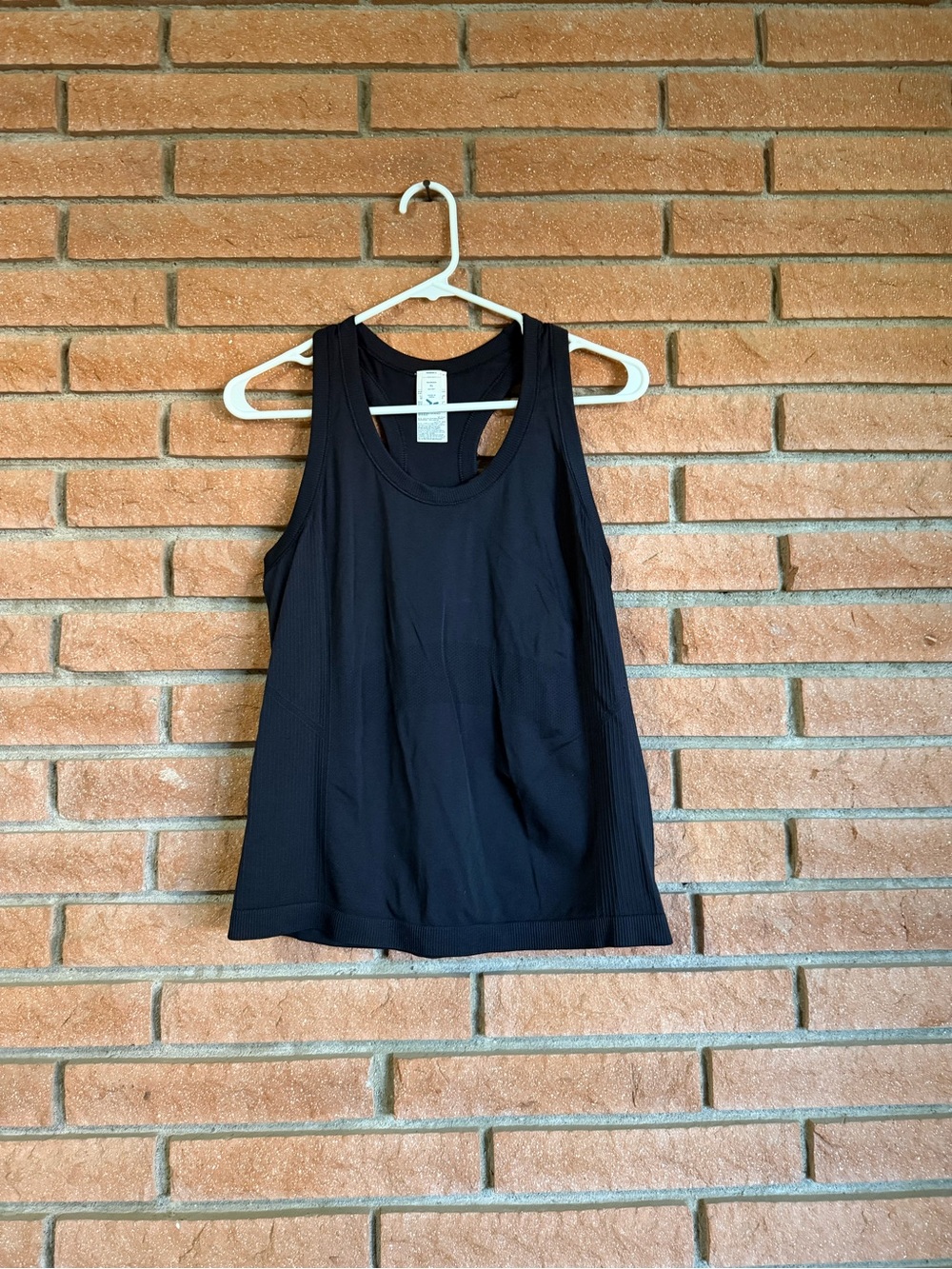 Old navy black seamless go dry workout racer back tank top